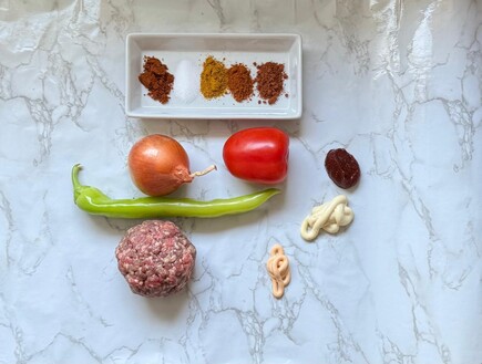 דונר קבב ביתי בתנור. כל המצרכים