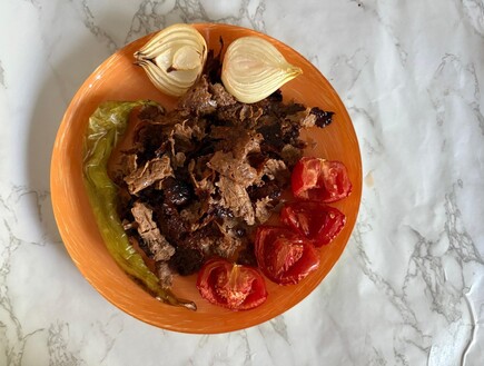 דונר קבב ביתי בתנור. אפשר גם בצלחת