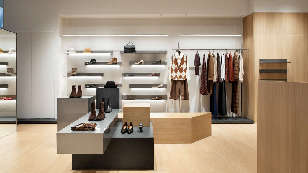 החנות של רונן חן טי אל וי