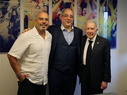 (מכבי ת"א, רשמי)