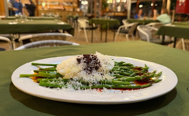 סיזן 02. אספרגוס וביצה רכה סיזן 02. אספרגוס וביצה רכה