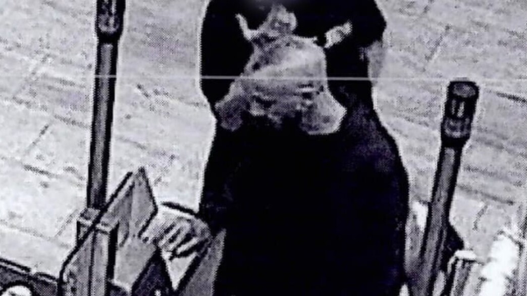 התיעוד של אסי איפרגן בנתב"ג התיעוד של אסי איפרגן בנתב"ג