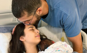 עמנואל לוי ובעלה עוז הורים (צילום: מתוך האינסטגרם emanuellevii)