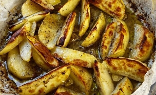 סירות תפוחי אדמה ברוטב לימוני  (צילום: יעל קצב, mako אוכל)