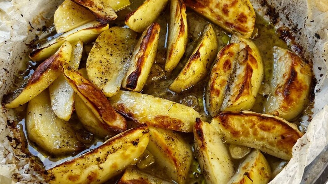 סירות תפוחי אדמה ברוטב לימוני סירות תפוחי אדמה ברוטב לימוני