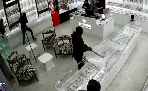 תיעוד השוד שהסתבך תיעוד השוד שהסתבך