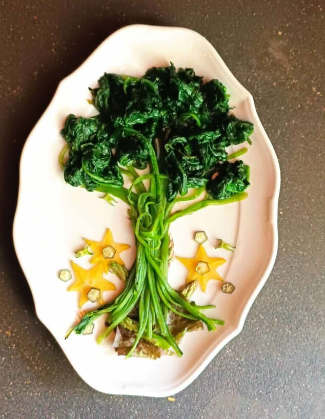 יצירת אומנות בצלחת בהסלון