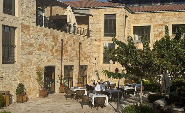 אזור ישיבה בית בגליל חוץ