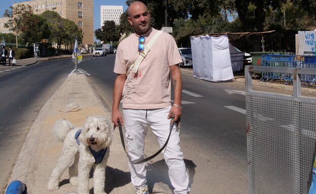 חגי עזרן וכלבו נד