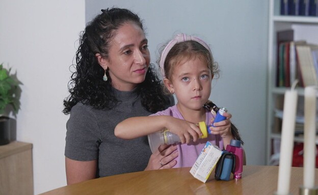 נטלי ובתה מראש העין