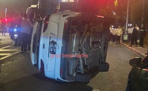 בחורי ישיבה הפכו ניידת משטרה (צילום: ישראל בניוק)