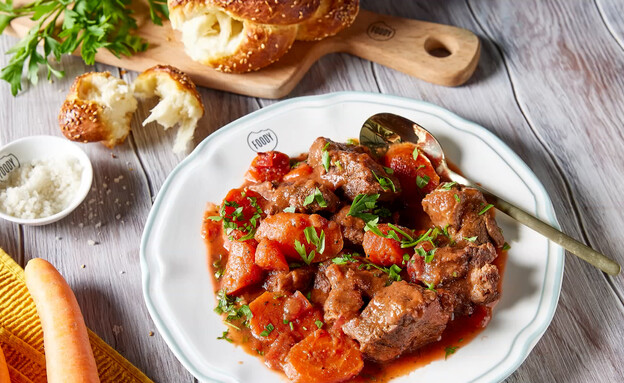 טאג׳ין בקר עם חלה