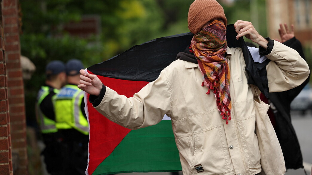 מפגינים פרו פלסטינים באוניברסיטת אוקספורד בבריטניה מפגינים פרו פלסטינים באוניברסיטת אוקספורד בבריטניה