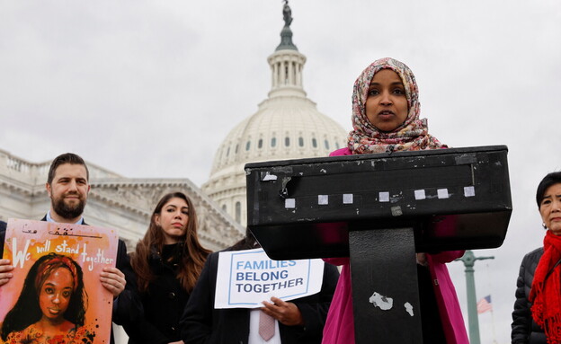 חברת הקונגרס אילהאן עומאר בוושינגטון (צילום: רויטרס) חברת הקונגרס אילהאן עומאר בוושינגטון (צילום: רויטרס)