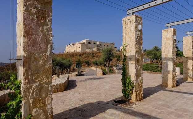 צל מגדל צדק גן לאומי מבצר צל מגדל צדק גן לאומי מבצר