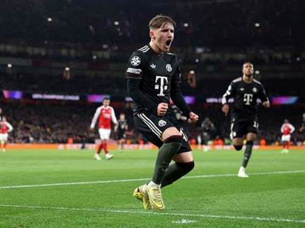 קארל ענה בביצוע מלוטש (GETTY)