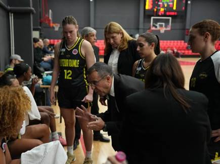 (FIBA) (צילום: ספורט 5)