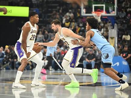 לוקה מוביל את הליגה בזריקות עונשין (Matthew A. Smith/Getty Images) (צילום: ספורט 5)