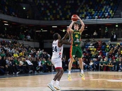 Josh Nesden/FIBA via Getty Images (צילום: ספורט 5)