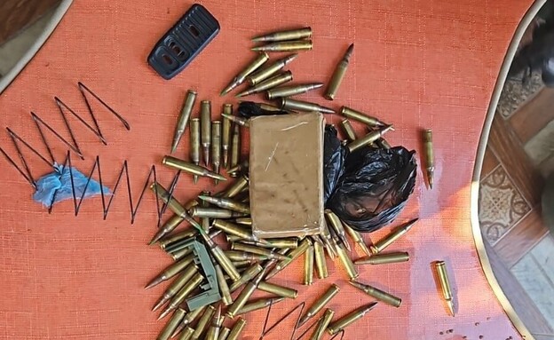 חומרי הסתה ואמצעי לחימה שאותרו והוחרמו 