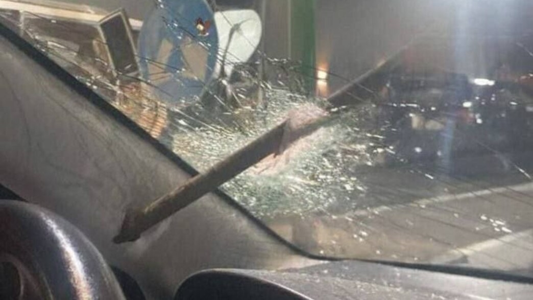 מוט שהושלך על רכב בכביש 5 על ידי מחבל