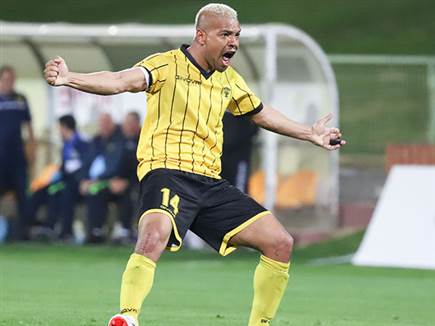 ידע ימים יפים בבירה. קלאודימיר (דני מרון) (צילום: ספורט 5)