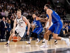 (Photo by Stephanie Wunderl/FIBA via Getty Images) (צילום: ספורט 5)