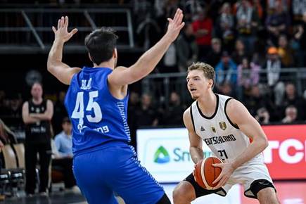 וישראל לא מצאה פתרונות (Photo by Stephanie Wunderl/FIBA via Getty Images)
