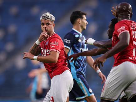 חטואל צימק ועיצבן את הקהל עם תנועת השתקה (מאור אלקסלסי)