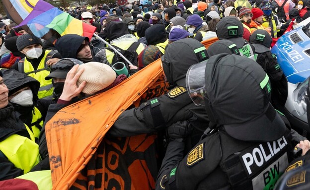 הפגנות בהשקת "ארגון הנוער" של מפלגת AFG בגרמניה הפגנות בהשקת "ארגון הנוער" של מפלגת AFG בגרמניה