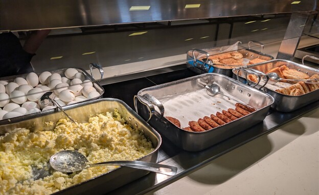 ארוחת בוקר ביצים אואזיס ים המלח פרימה ארוחת בוקר ביצים אואזיס ים המלח פרימה