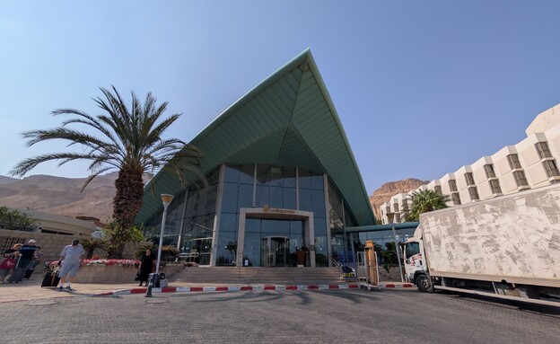 כניסה אואזיס ים המלח פרימה כניסה אואזיס ים המלח פרימה