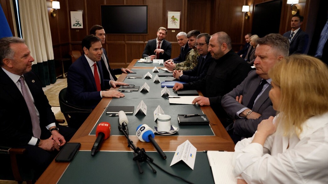 המשלחות האמריקנית והאוקראינית בשיחות המו"מ