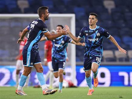 רביעייה בהליכה (מאור אלקסלסי) (צילום: ספורט 5)