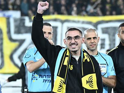 רום ברסלבסקי קיבל את הכבוד מטדי (צילום: ברני ארדוב)