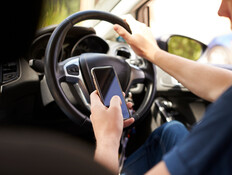 נתפסתם מסמסים בנהיגה? בקרוב הקנס יגדל משמעותית