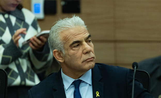 ראש האופוזיציה יאיר לפיד בוועדת חוץ וביטחון