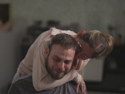 "שנה וחצי מחובר לשרשראות, כמו קוף": אלון אהל מדבר