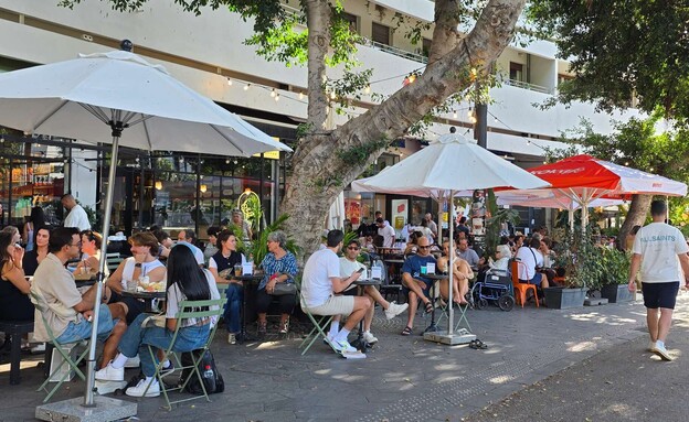 רחוב דיזינגוף (צילום: אריאלה אפללו)