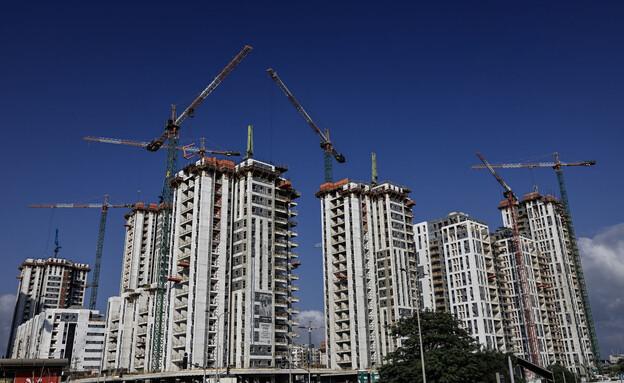 אתר בנייה אשדוד (צילום: צפריר אביוב, פלאש 90)