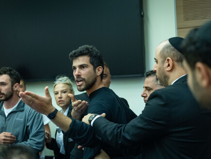 "שלחת להילחם ומתנו בשבילך!": מאחורי הקלעים בסערה בכנסת
