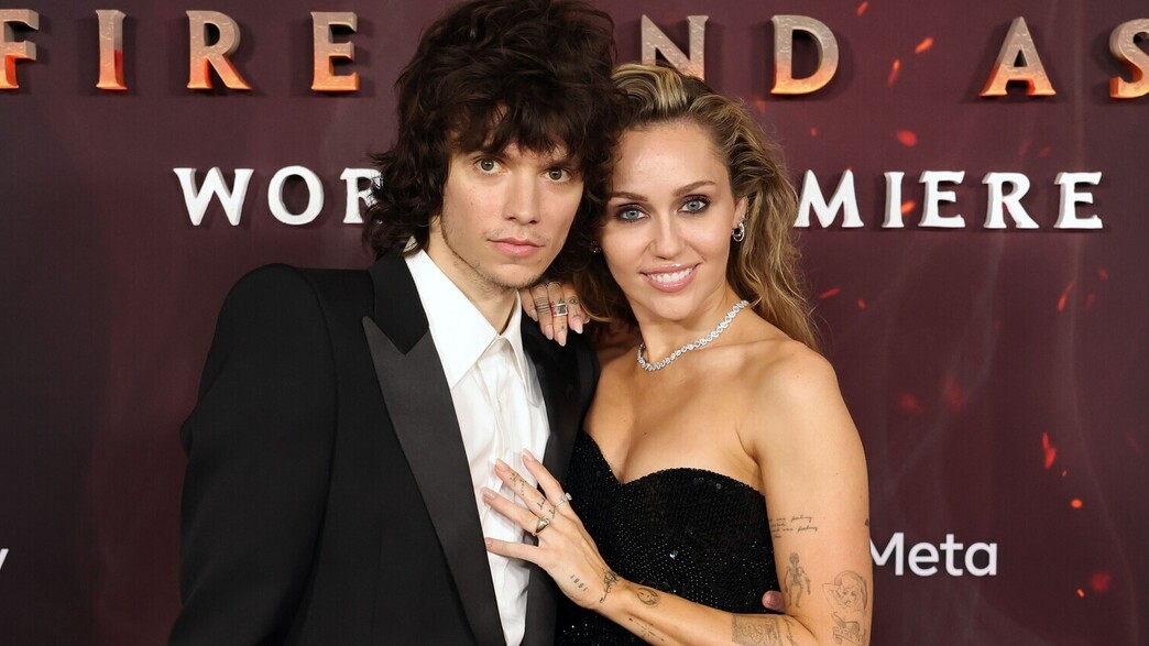 מיילי סיירוס, מקס מורנדו