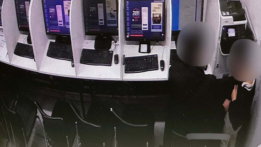 עבריין המין בן ה-31 מבצע מעשים מגונים בילד בן 9 בי