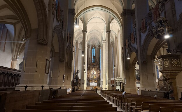 הכנסייה השחורה בראשוב רומניה הכנסייה השחורה בראשוב רומניה