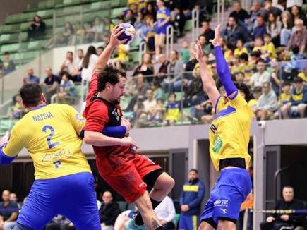 (הדר ואן קולא, איגוד הכדוריד)