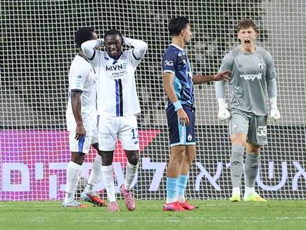 אך המלאבסים היו קרובים (אלן שיבר)