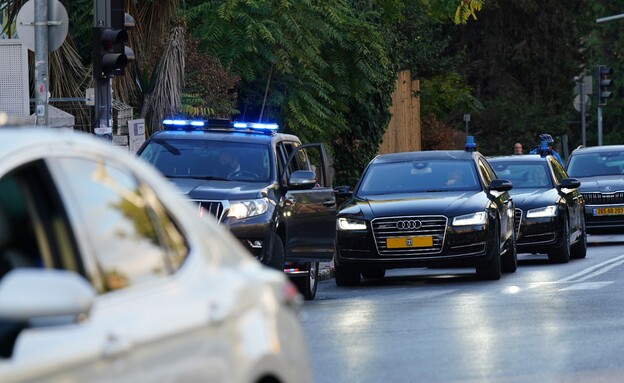 שיירת רה"מ ליד המעון בבלפור 