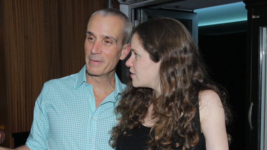 אברי גלעד חושף את הבת אברי גלעד חושף את הבת