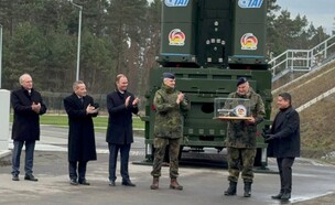 מערכת חץ 3 על אדמת גרמניה (צילום: אגף דוברות וקשרי ציבור במשרד הביטחון)