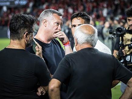 “קוראים להנהלת מכבי לחזור בה“ (עודד קרני) (צילום: ספורט 5)